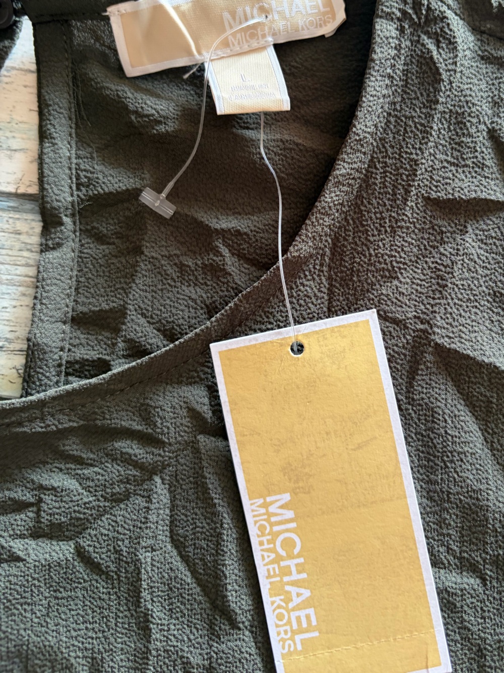Michael Kors Olive Green Short Sleeve Tie-Detail Blouse NWT - Picture 6 of 6